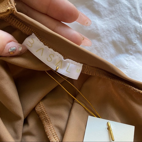 NWT basal bodysuit shapewear long sleeve tan/camel sz m - Picture 4 of 5